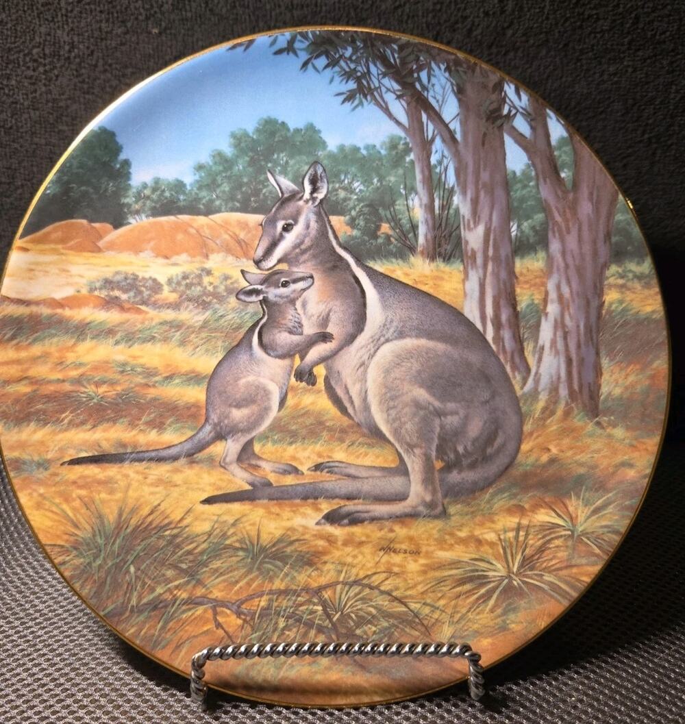 1990 "The Bridled Wallaby" collector plate "Last of Their Kind: The Endangered